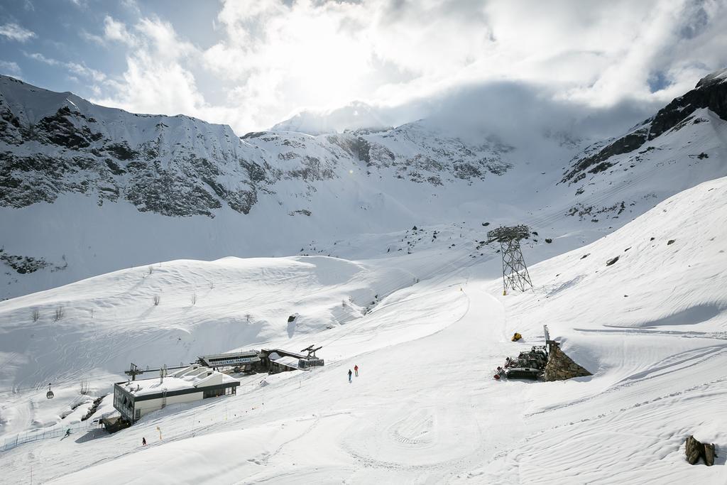 Nh Collection Alagna Mirtillo Rosso エクステリア 写真